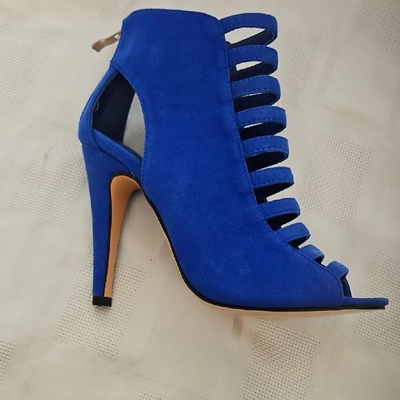 Eric Michael Blue Strappy Heels - Picture 9 of 15